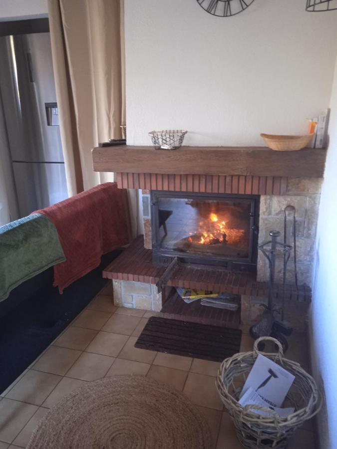 Maison Au Dessus Du Lac De ביסקארוס מראה חיצוני תמונה