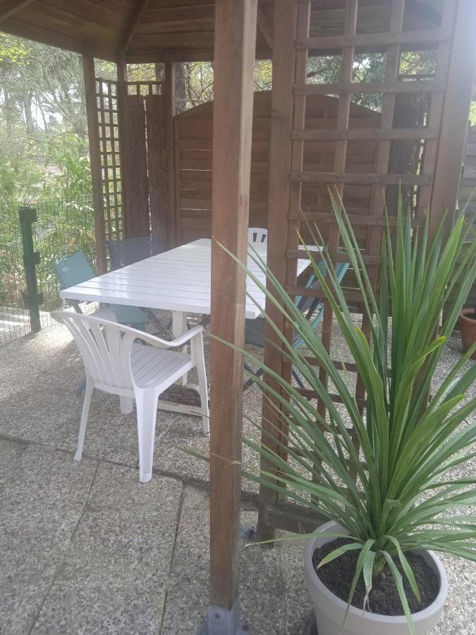 Maison Au Dessus Du Lac De ביסקארוס מראה חיצוני תמונה