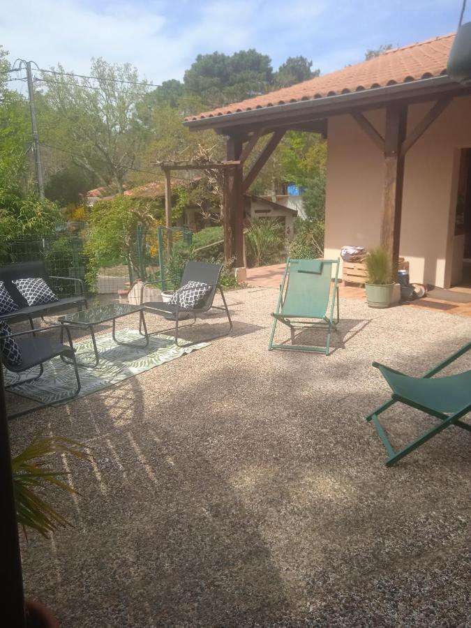 Maison Au Dessus Du Lac De ביסקארוס מראה חיצוני תמונה